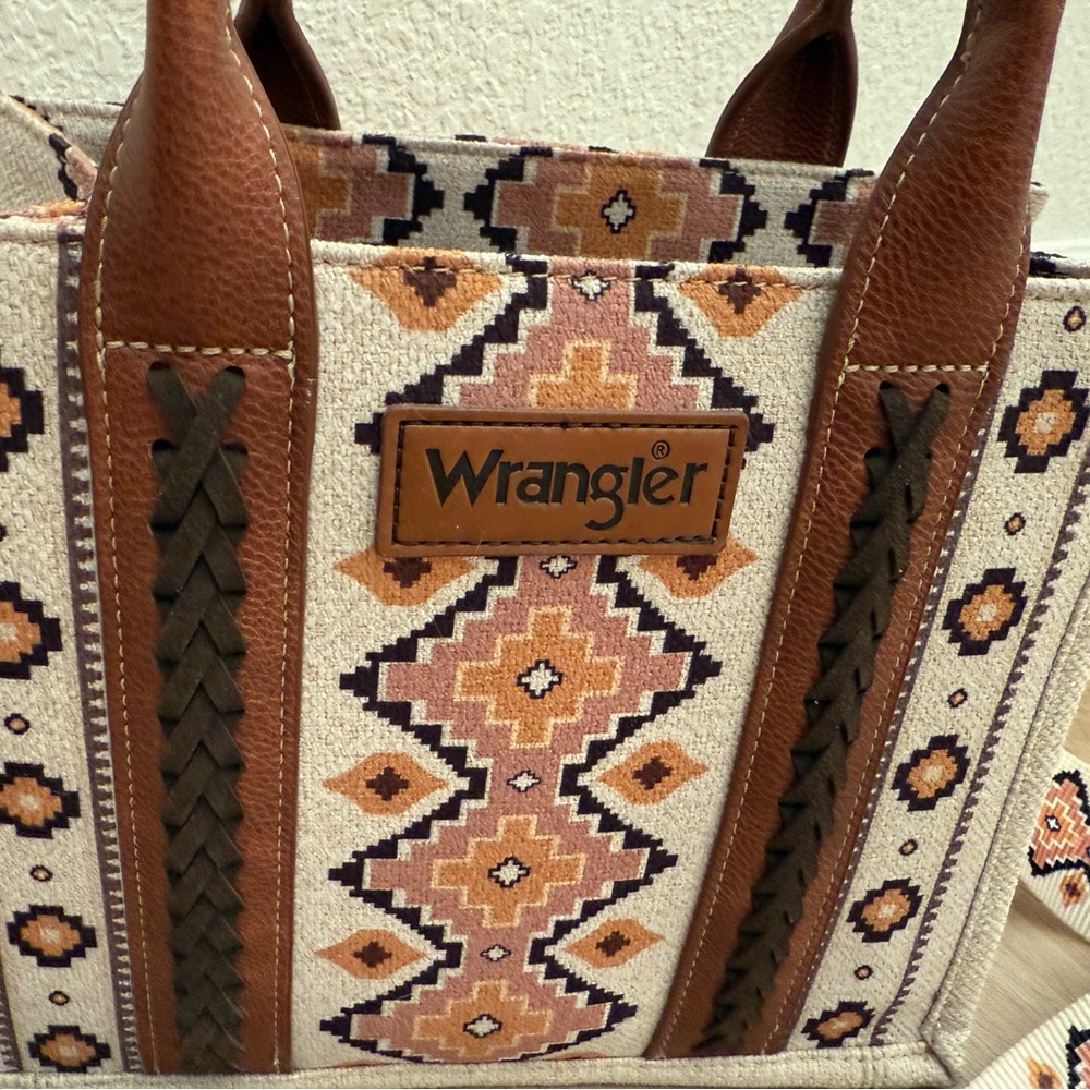 Wrangler Geometric Brown and Cream Tote - Picture 2 of 6